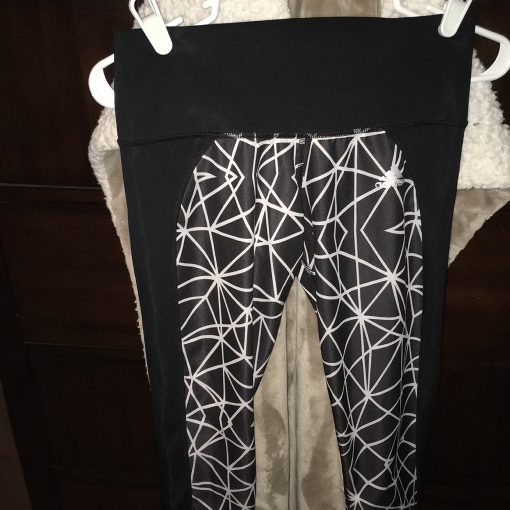 Variety of name brand workout pants. - Picture 3 of 8